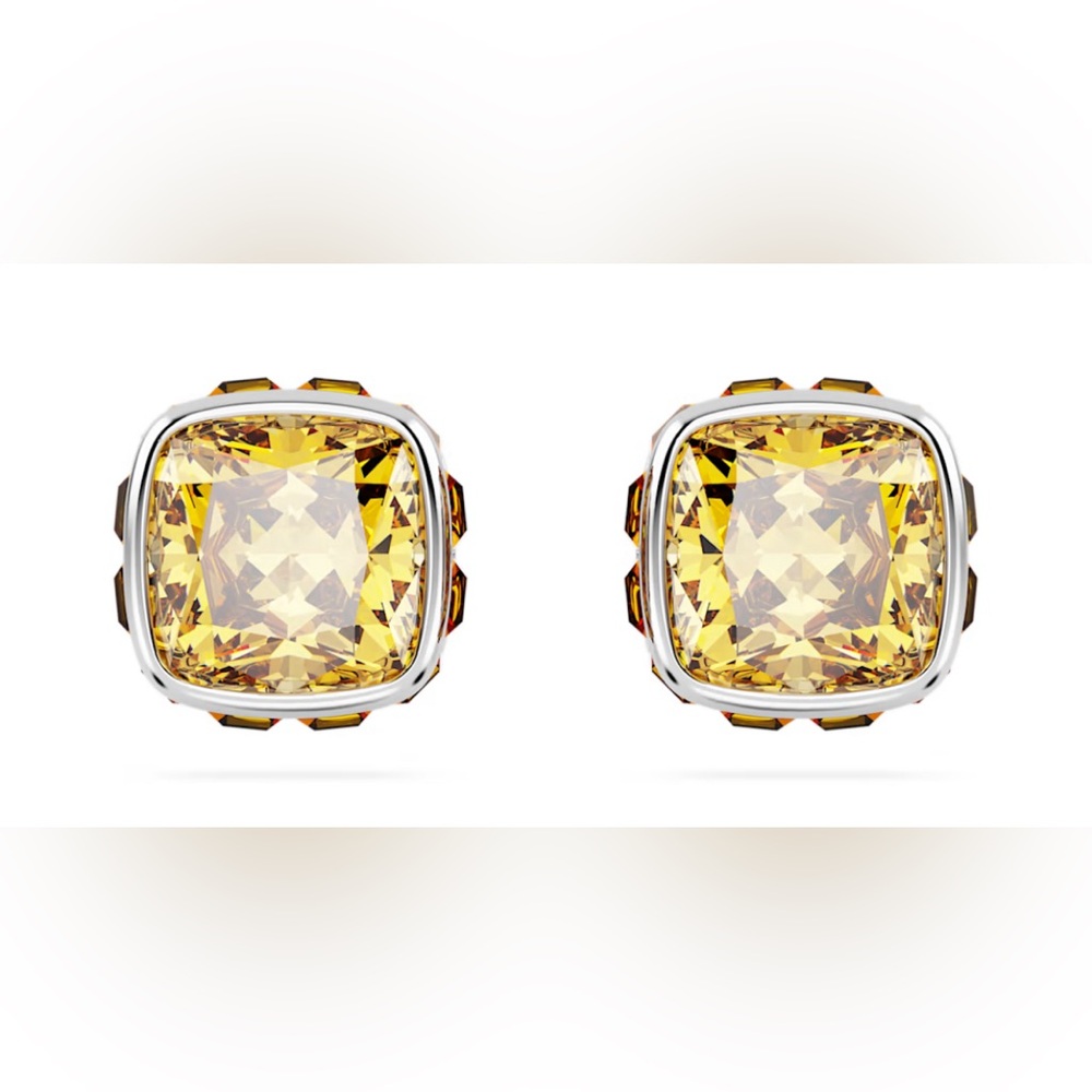 New SWAROVSKI studs